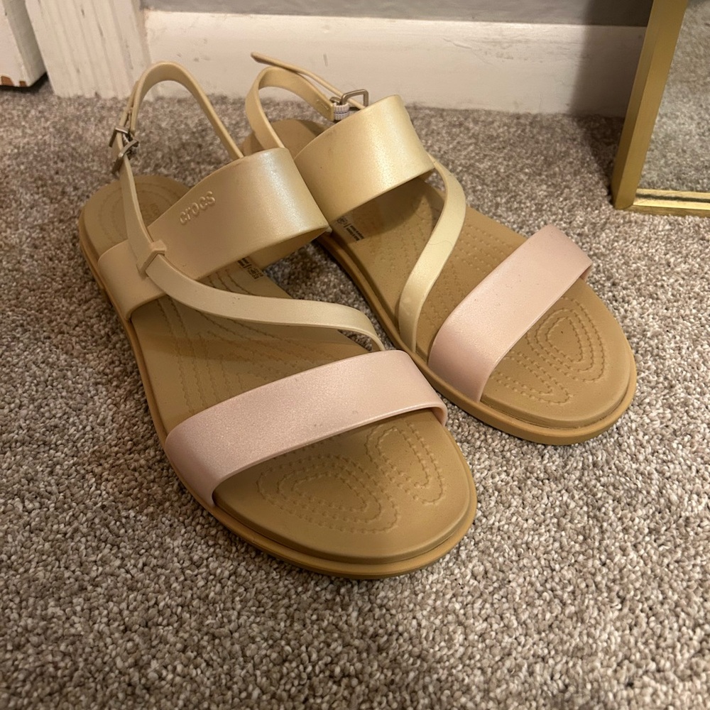 CROCS Women's Sandals in Cream and Pink